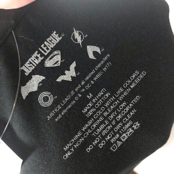 3/$20 Justice League NWT Junior Medium Aquaman Black 100% Cotton Graphic T-Shirt - Picture 2 of 7